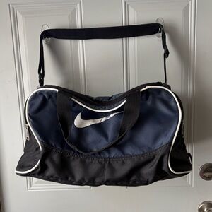 Vintage 2003 Nike Team Training Duffel Bag 🏁